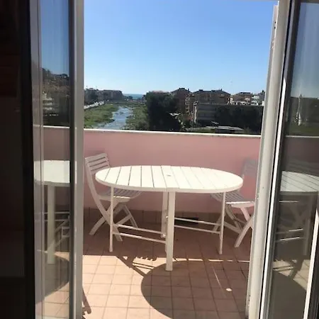 Διαμέρισμα Mansarda Chic Vista Mare Marina dʼAndora