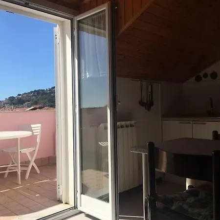 Mansarda Chic Vista Mare Apartamento
